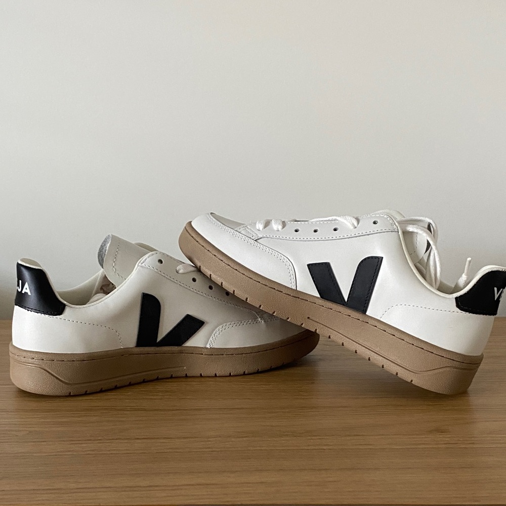 Veja White Sneakers with Black Accents and Tan Sole V-12 Leather - Picture 4 of 8